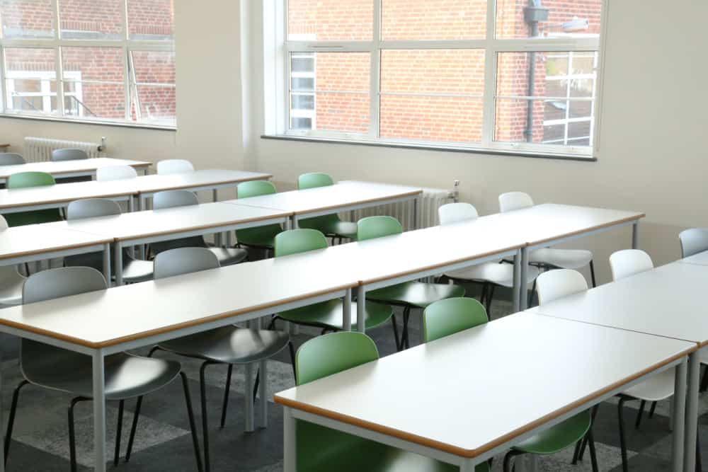 The Flux is the ideal plastic chair for educational environments.