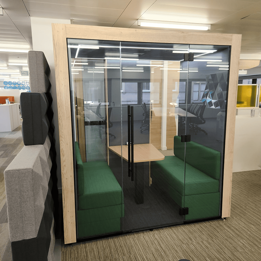 Clara Phonebooth - Image 12